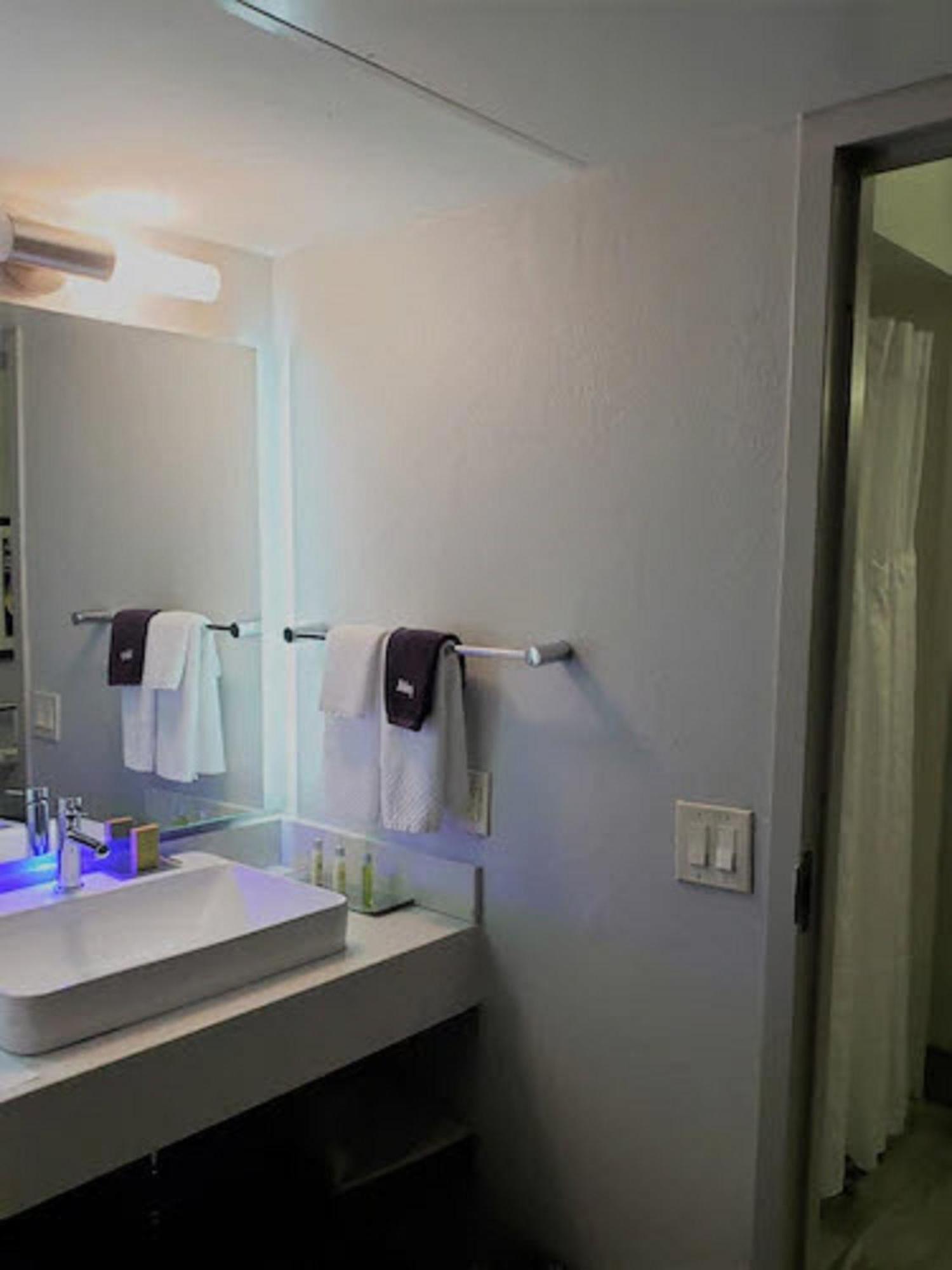 Doubletree By Hilton Austin Northwest - Arboretum Bagian luar foto