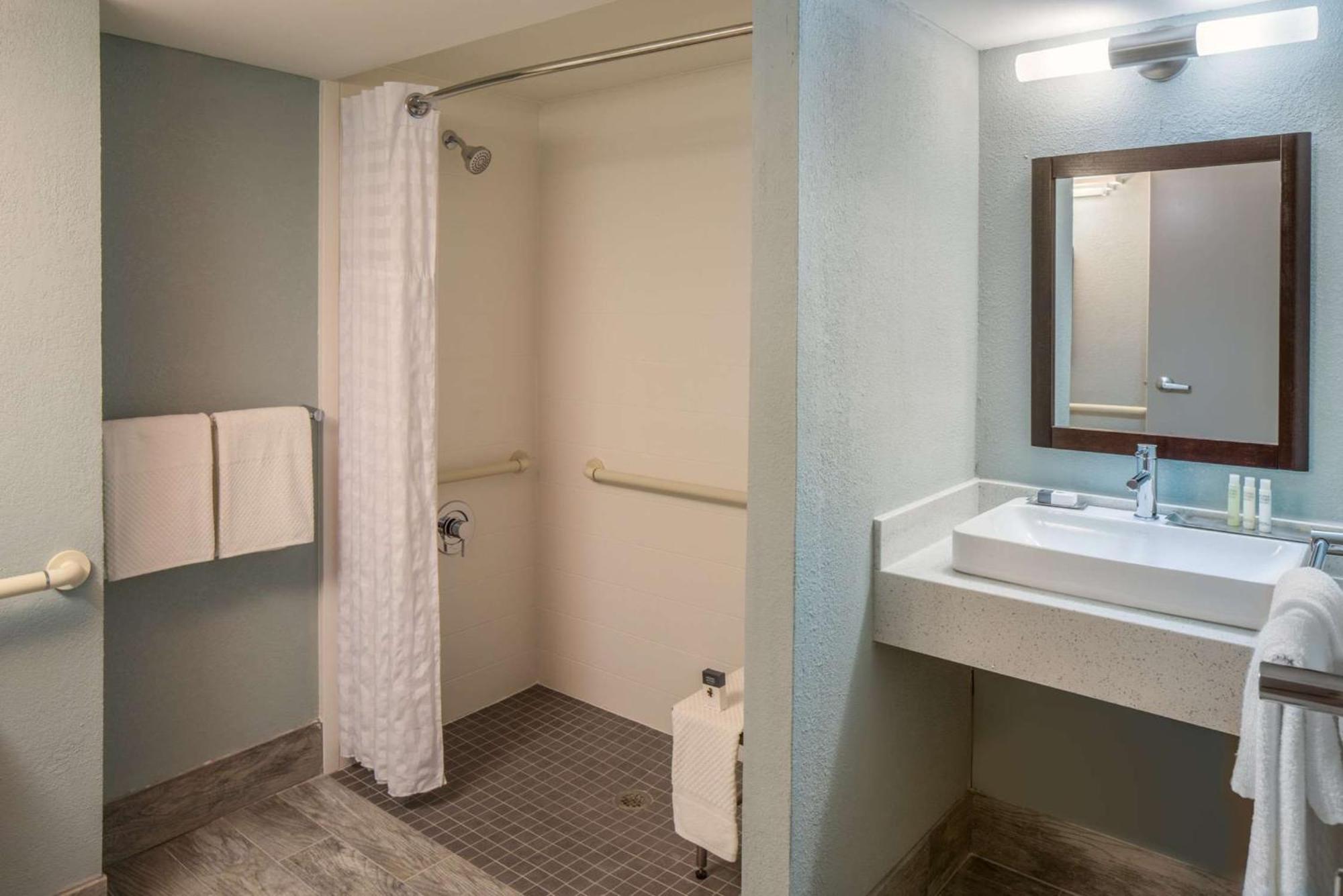 Doubletree By Hilton Austin Northwest - Arboretum Bagian luar foto